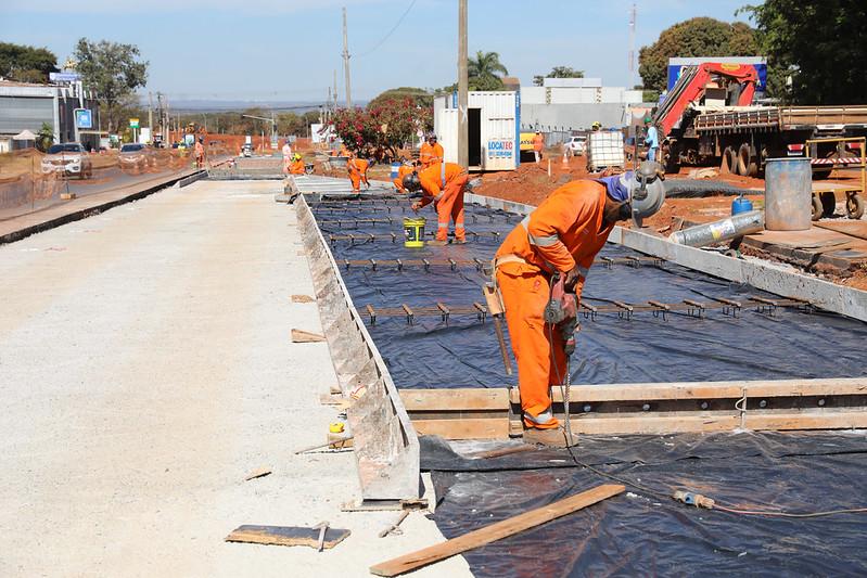 Capa da notícia: Trechos 3 e 4 da nova Epig ampliam mobilidade no Sudoeste com viadutos e passagens subterrâneas