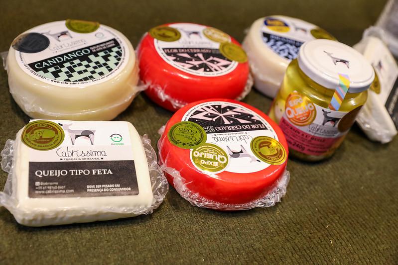 Capa da notícia: GDF fortalece turismo rural com criação de espaço para rotas do queijo e do vinho na Expoabra 2025